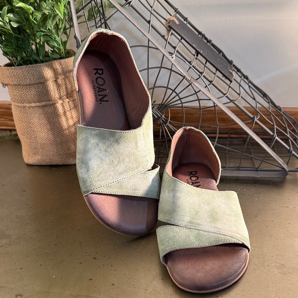 Roan Women's Stylish Green Sandals